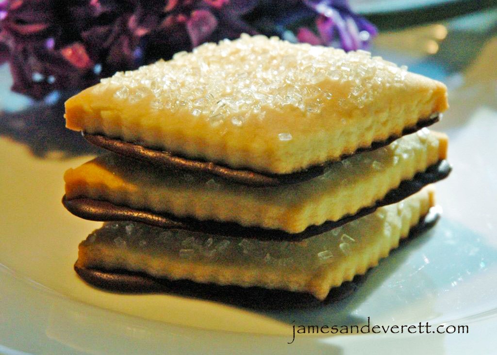 Shortbread and chocolate cookies