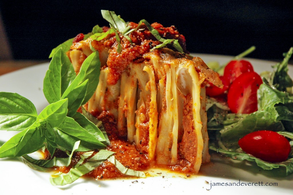 Standing pasta pie Torta di Rigatoni