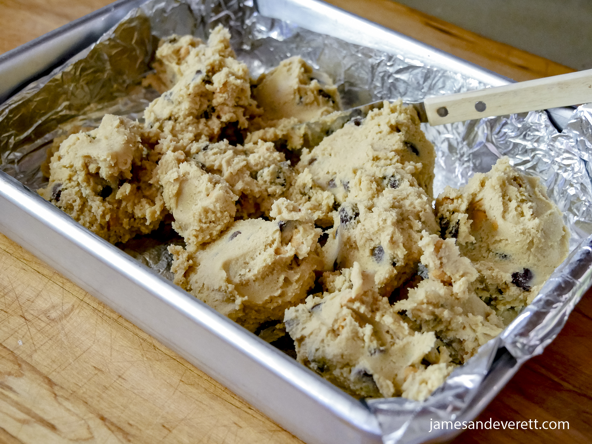 Chocolate Chip Cookie Bar r