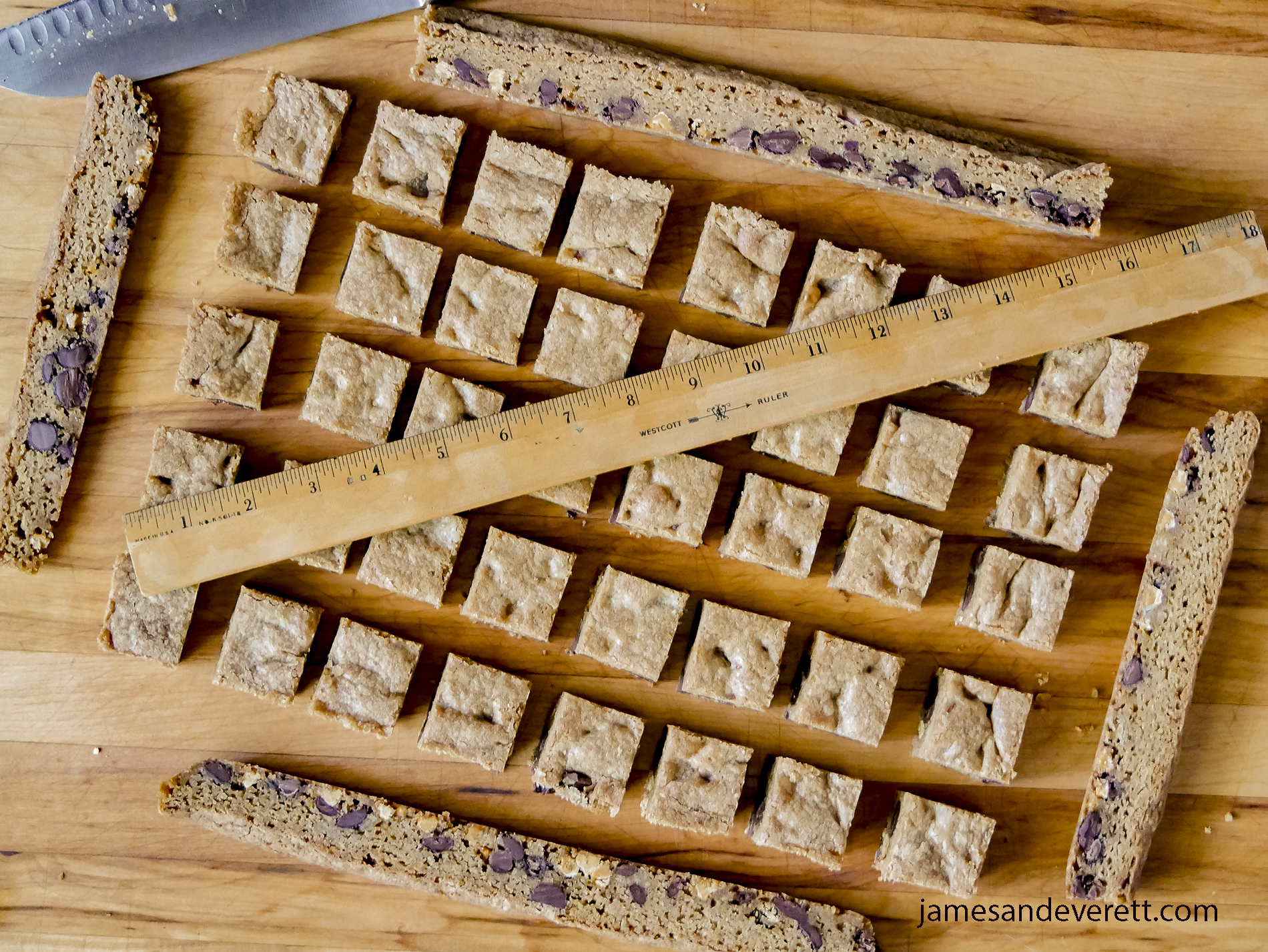 Chocolate Chip Cookie Bar r