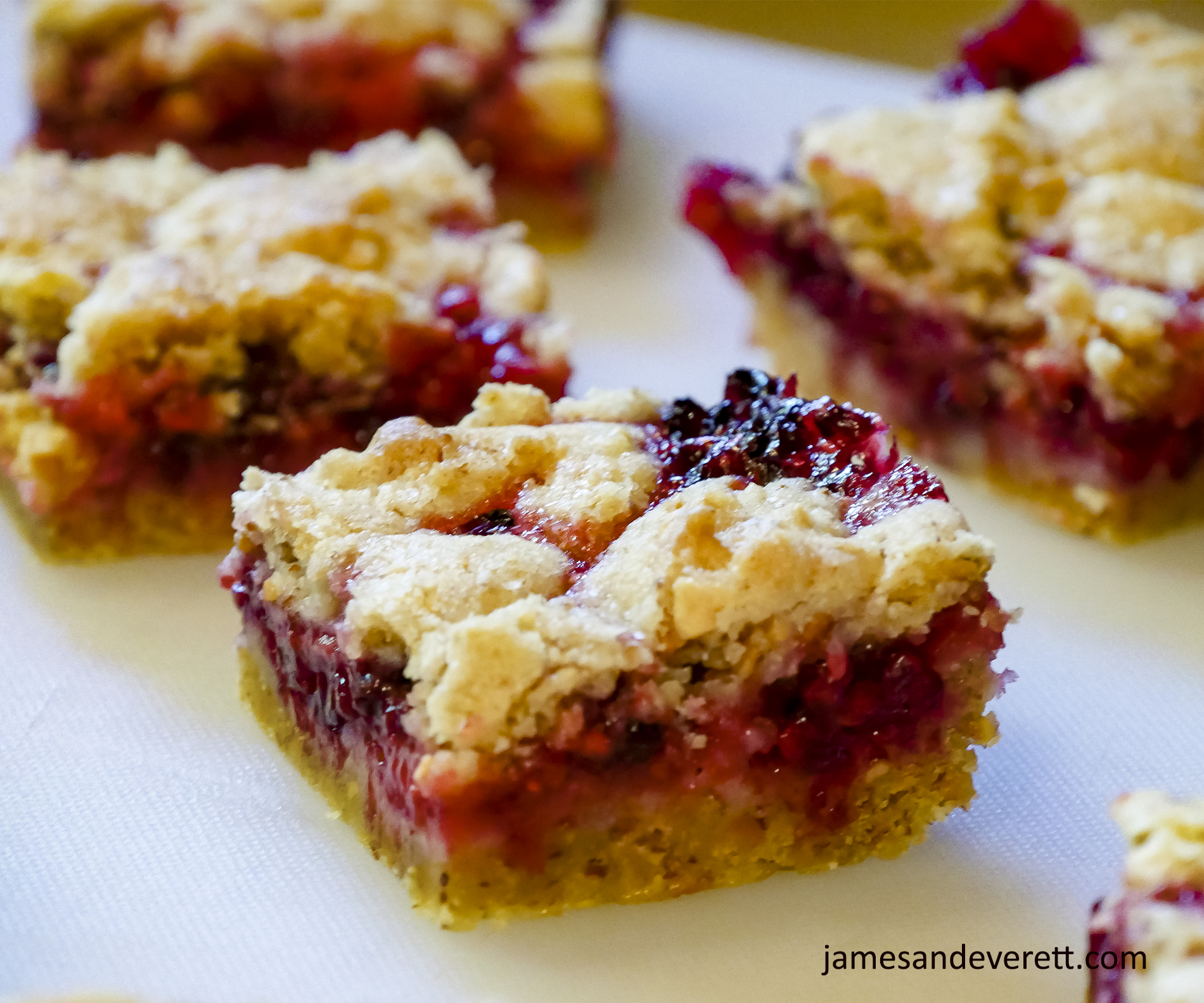 Berry Crumble Bars