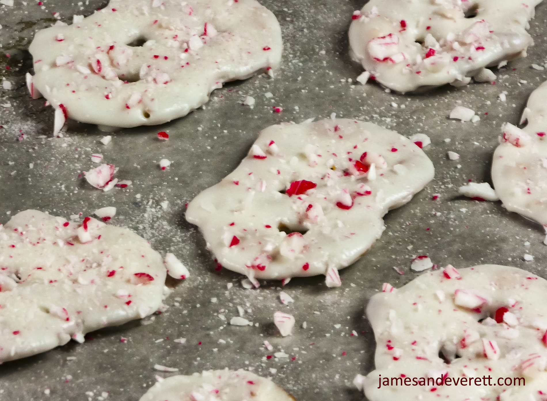 Peppermint Bark Pretzels