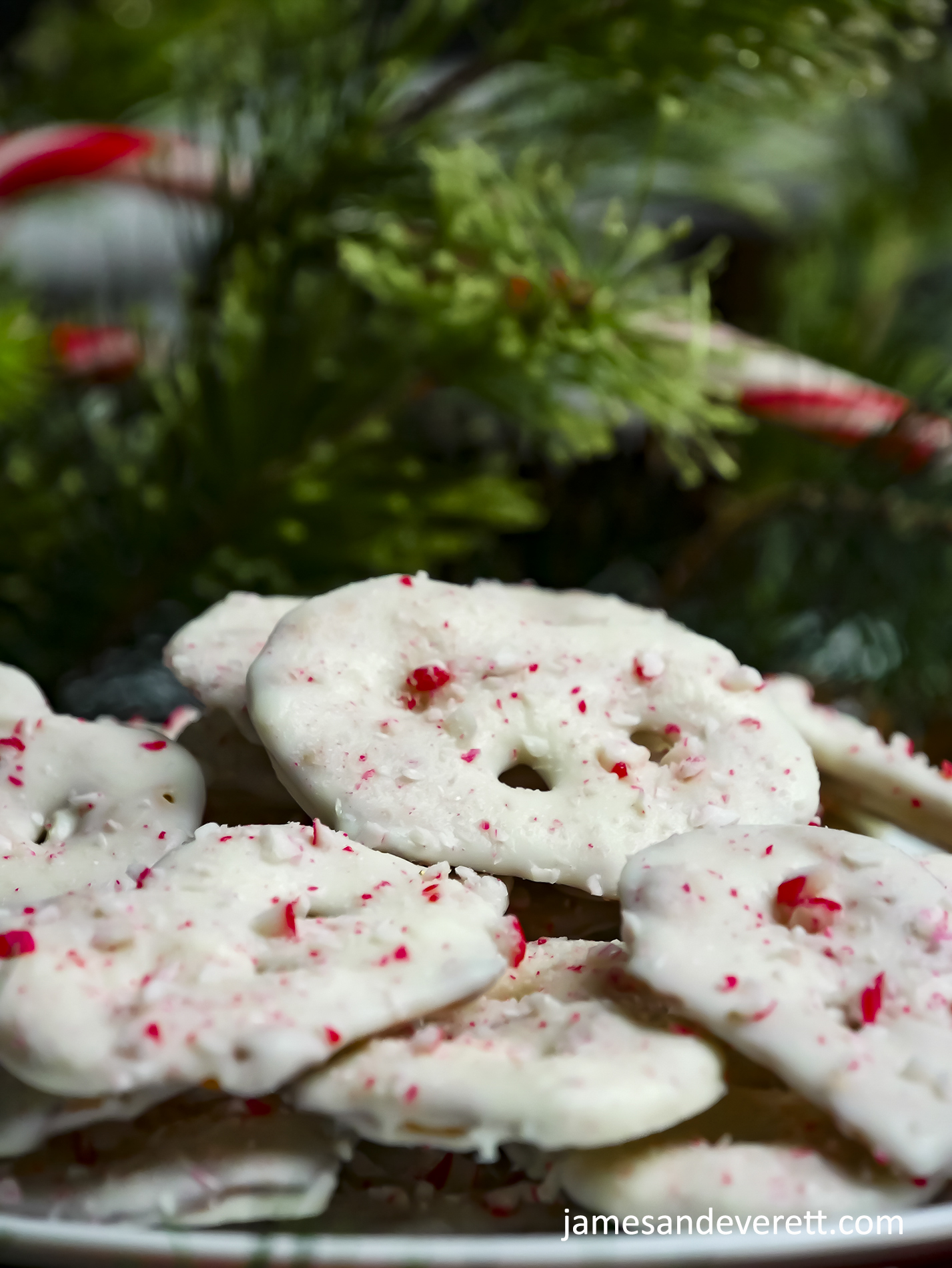 Peppermint Bark Pretzels